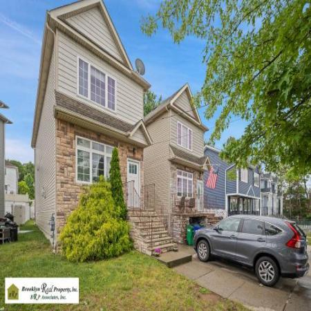 Chelsea Travis section of Staten Island immaculate detached 1 family